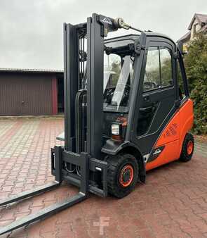 Gas truck 2014  Linde H25T-02 Triplex (1)