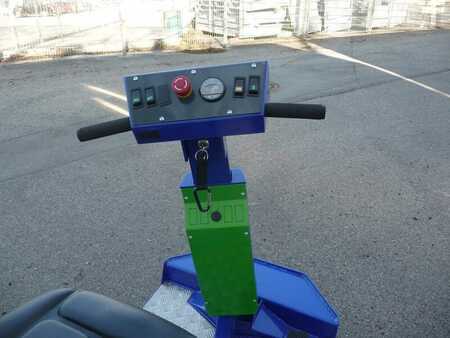 Rebocador - Multi-Trans Elektroschlepper 1,5t MTS 4010 (3)