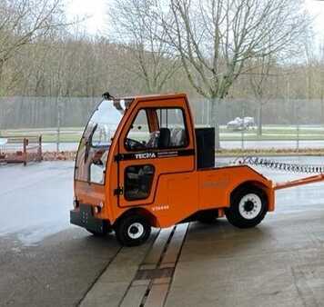 Tractor de arrastre - [div] Elektroschlepper 40t (1)