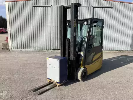 Eléctrica de 3 ruedas 2013  Yale ERP 16VT - IST Zustand (1)