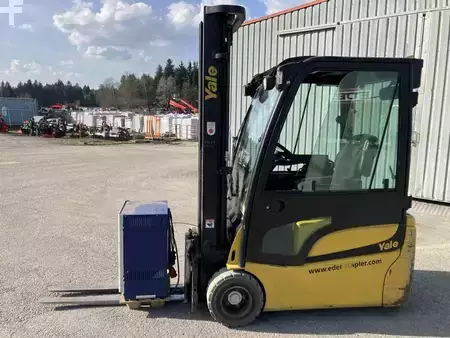Eléctrica de 3 ruedas 2013  Yale ERP 16VT - IST Zustand (2)