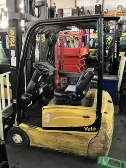 Elektro tříkolové VZV 2017  Yale ERP 16VT - nicht fahrbereit (1)