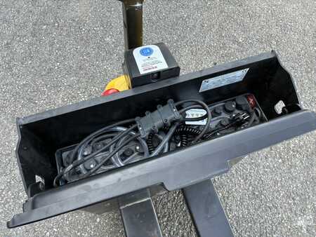 Electric Pallet Trucks 2021  Hyster P 1.8AC (7)