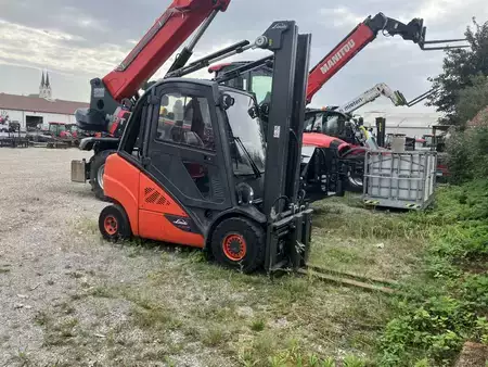Dízel targoncák 2017  Linde H 30D02 (1)