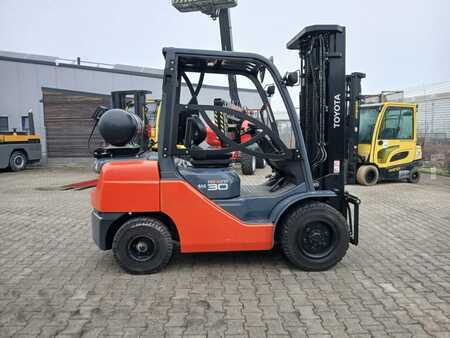 LPG VZV 2011  Toyota 02-8FGF30 - eben eingetroffen ! (2)