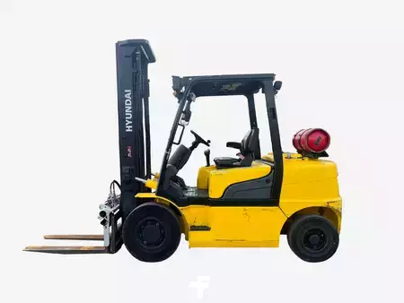 LPG Forklifts 2016  Hyundai 35L-7A (1)