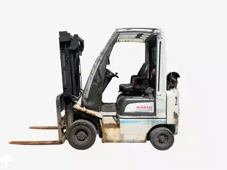 Gázüzemű targoncák 2014  Nissan P1D1A15LQ (1)