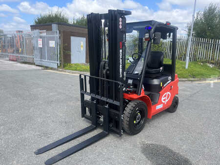Carrelli elettrici 4 ruote  EP Equipment EFL253 (2)