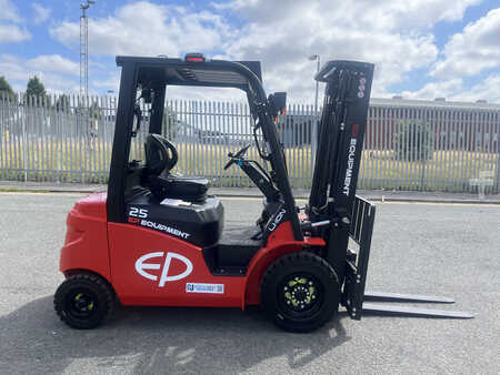 Carrelli elettrici 4 ruote  EP Equipment EFL253 (4)