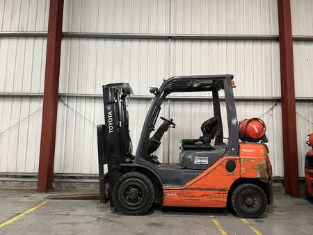 LPG Forklifts 2016  Toyota 02-8FGF25 (1) 