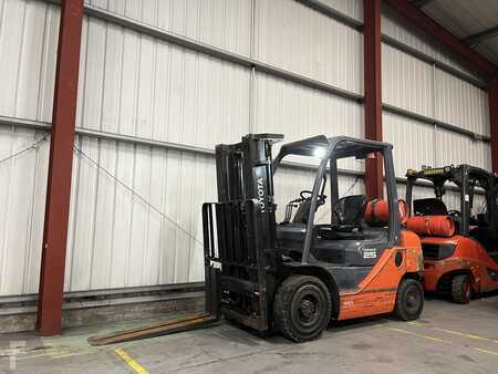 LPG Forklifts 2016  Toyota 02-8FGF25 (2) 