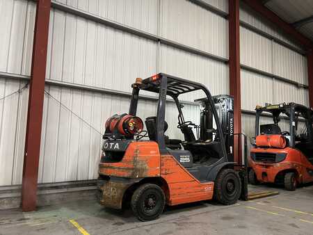 LPG Forklifts 2016  Toyota 02-8FGF25 (6) 