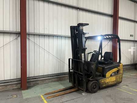 Carrelli elettrici 3 ruote 2007 CAT Lift Trucks EP18NT (2)