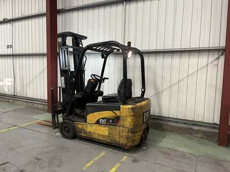 Carrelli elettrici 3 ruote 2007 CAT Lift Trucks EP18NT (3)