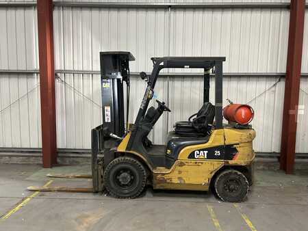 Gas truck 2014  CAT Lift Trucks GP25NT (1)