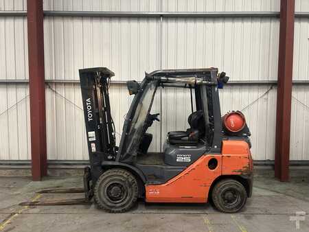 LPG Forklifts 2017  Toyota 02-8FGF25 (1)