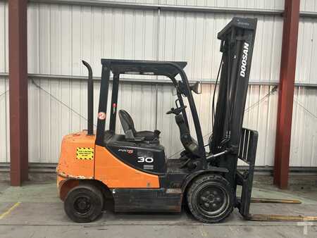 Diesel heftrucks 2010  Doosan D30S-5 (5)