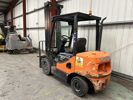 Chariot élévateur diesel 2013  Doosan D30S-5 (3)