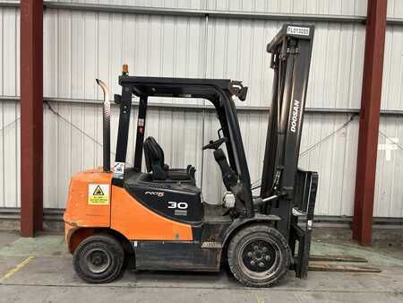 Carrello elevatore diesel 2012  Doosan D30S-5 (5)