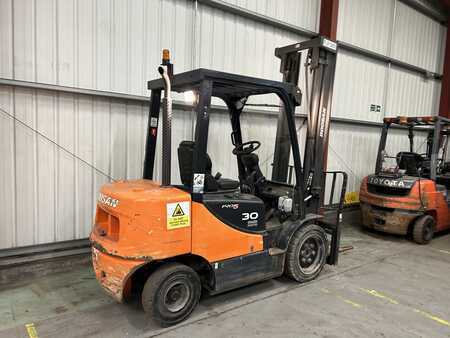 Empilhador diesel 2012  Doosan D30S-5 (6)