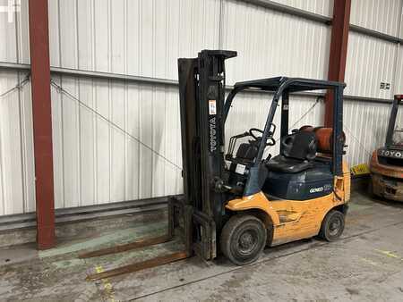 Treibgasstapler 2003  Toyota D-42-7FGF15 (2)