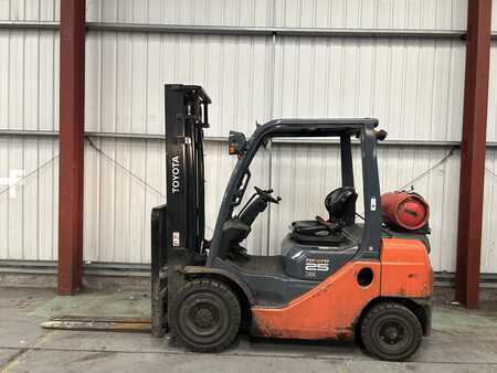 LPG Forklifts 2016  Toyota 02-8FGF25 (1)