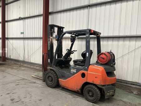 LPG Forklifts 2016  Toyota 02-8FGF25 (3)