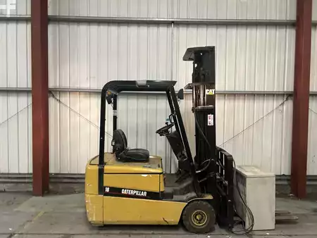 Chariots électriques à 3 roues 2000  CAT Lift Trucks EP18KT (5)