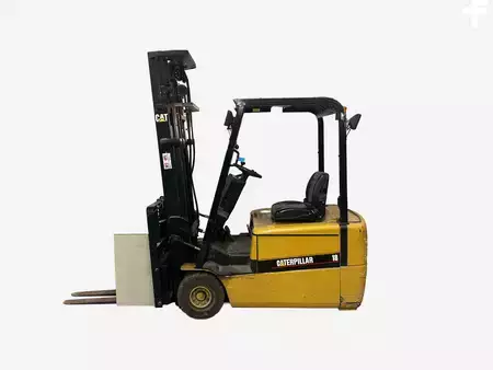 Elektromos 3 kerekű 2000  CAT Lift Trucks EP18KT (1)