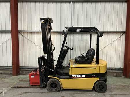 Elektro 4 Rad 2003  CAT Lift Trucks EP20KC (1)