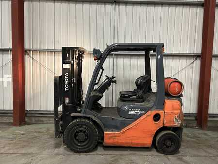 LPG Forklifts 2015  Toyota 02-8FGF20 (1)