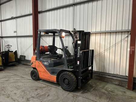 LPG Forklifts 2015  Toyota 02-8FGF20 (4)