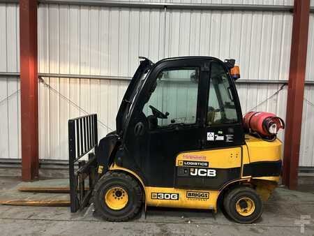 Four-way reachtrucks 2019  JCB TLT30G (1)