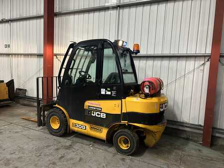 Four-way reachtrucks 2019  JCB TLT30G (3)