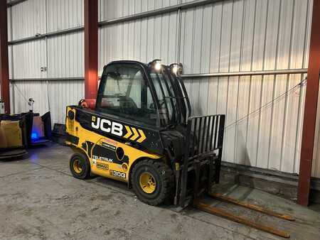 Four-way reachtrucks 2019  JCB TLT30G (4)