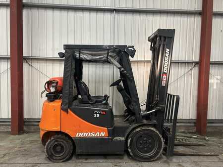 Wózki gazowe 2008  Doosan G25P-5 (5)