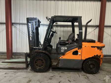 Doosan D45C-7