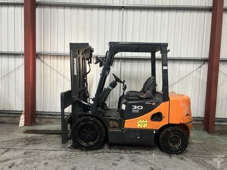 Diesel heftrucks 2013  Doosan D30S-5 (1)