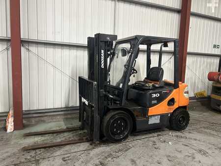 Diesel heftrucks 2013  Doosan D30S-5 (2)