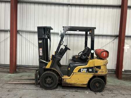 Gas truck 2014  CAT Lift Trucks GP25NT (1)