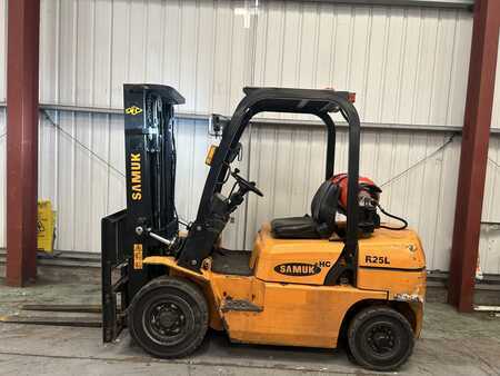 Gas truck 2009  Samuk R25L (1)