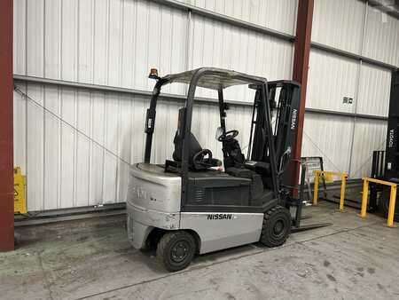 Electric - 4 wheels 2012  Nissan 1Q2L25Q (6)