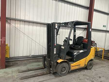 Carrelli elevatori GPL 2010  Jungheinrich TFG320 (2)