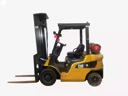 Gázüzemű targoncák 2019  CAT Lift Trucks GP25NT (1)