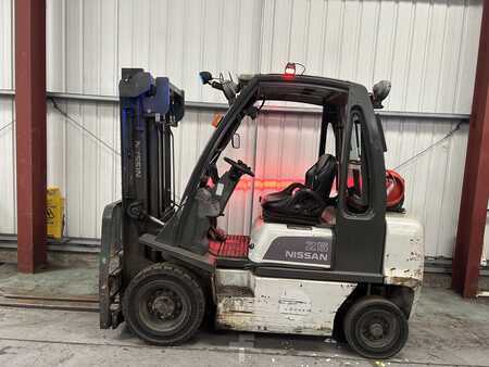 Carrelli elevatori GPL 2012  Nissan U1D2A25 (1)