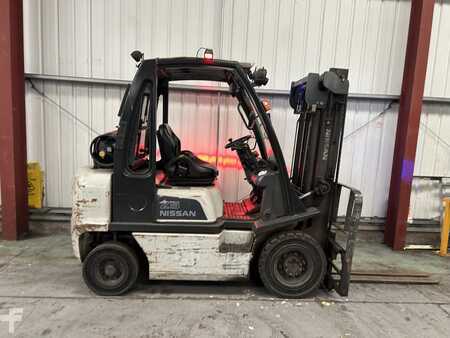 Carrelli elevatori GPL 2012  Nissan U1D2A25 (5)