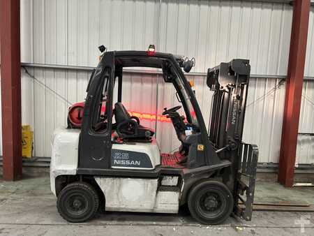 Carrelli elevatori GPL 2012  Nissan U1D2A25LQ (5)