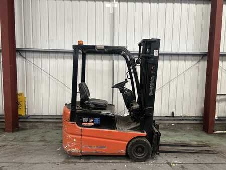 Carrelli elettrici 3 ruote 2003  Toyota FBESF15 (5)