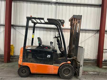 Carrelli elettrici 4 ruote 2007  Doosan B25X-5 (5)