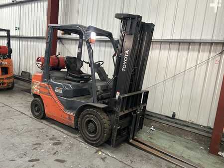 Carrelli elevatori GPL 2019  Toyota 02-8FGF25 (4)